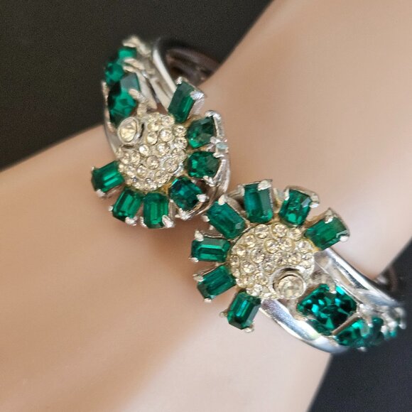 Vintage Emerald Green Rhinestone Art Deco Style Hinged Clamper Bracelet - Picture 5 of 11